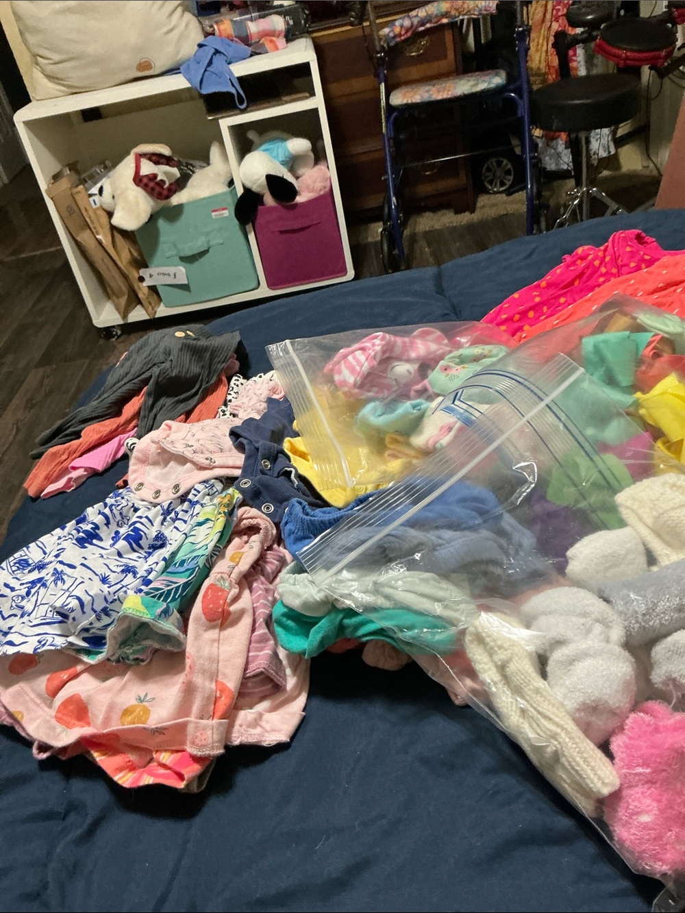 Lot of newborn baby girl clothes. Like new